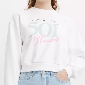Levis crewneck cropped sweater size M
